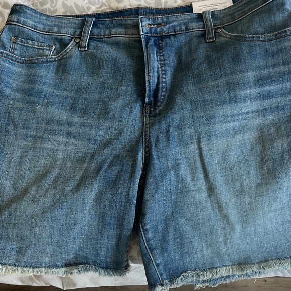 Chico’s So Slimming® Girlfriend Frayed Jean Shorts - Picture 3 of 5